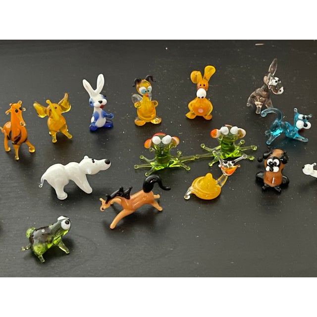 1970s 25 Miniature Blown Glass Animalia Figurines For Sale In Miami - Image 6 of 7