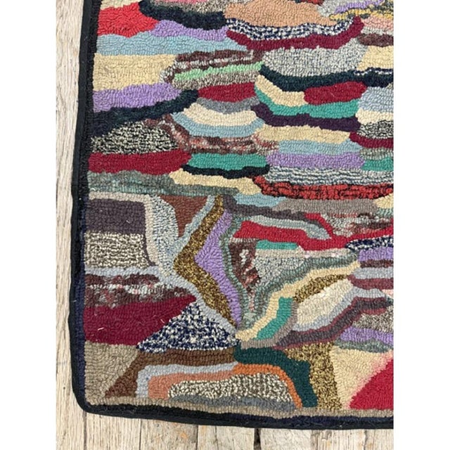 Late 19th Century 1880s Traditional American Geometric Folk Art Multicolor Antique Hooked Wool Rug For Sale - Image 5 of 6