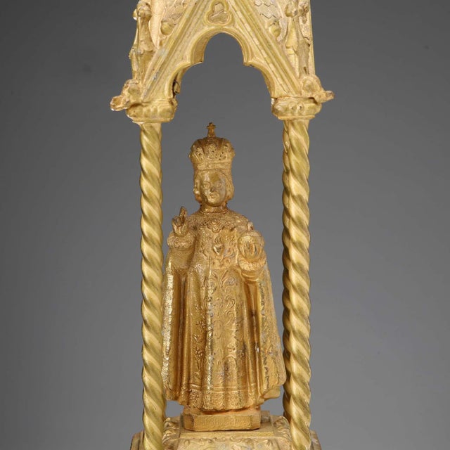 Metal Infant Jesus of Prague and Temple in Gilt Metal For Sale - Image 7 of 10