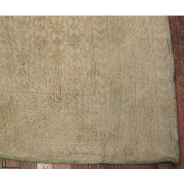 Indian 1930s Ivory Floral Antique Indian Agra Rug 4'0" X 6'0". Knotted Pile Cotton Carpet For Sale - Image 3 of 7