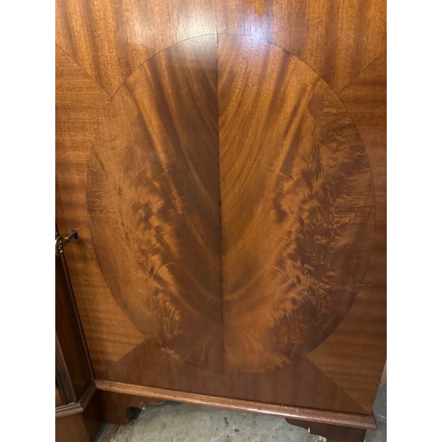 Mid 19th Century Mid-1900s Georgian-Style Mahogany Breakfront China Cabinet For Sale - Image 5 of 14