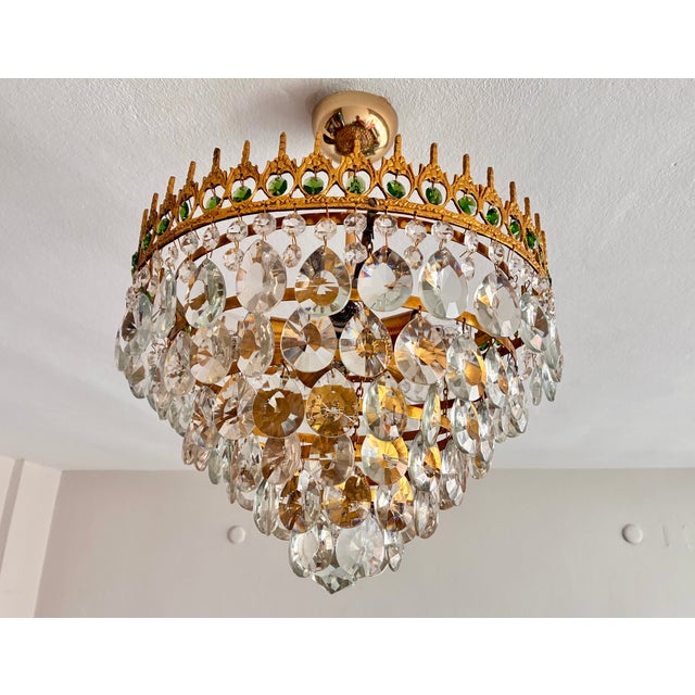 Vintage Brass & Original Emerald Green Crystal Crown Cascade Chandelier – 5 Light For Sale - Image 6 of 17