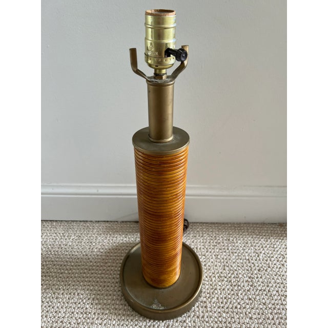 Boho Chic Vintage Mid 20th Century Pencil Rattan and Brass Table Lamp For Sale - Image 3 of 13