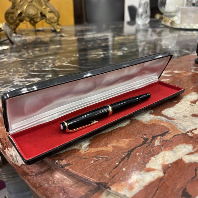 1990s Meisterstuck Fountain Pen No12 in Black Resin and Gold Plating from Montblanc, 1990s For Sale - Image 5 of 18