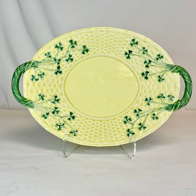 Ceramic 1980s Hollywood Regency Portuguese St Patrick’s Shamrock Yellow Platter, Bordallo Pinneiro For Sale - Image 7 of 10
