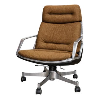 Jorge Zalszupin “Tall Commander” Swivel Chair, 1973 – Fiberglass, Aluminum & Chenille | Brazilian Modern - Lot 888A For Sale