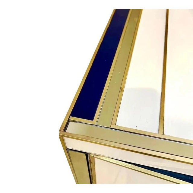 Italian Art Deco Style Cabinet / Server With New York Skyline Glass Decoration For Sale In New York - Image 6 of 10