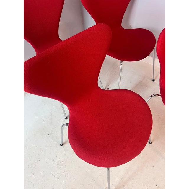 Red Series 7 Chair by Arne Jacobsen for Fritz Hansen For Sale - Image 10 of 11