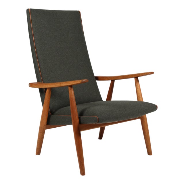 Model Ge-260 Lounge Chair in Oak and Wool by Hans J. Wegner for Getama, 1960s For Sale