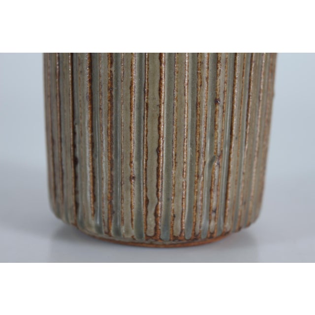 Brown Art Deco Grooved Stoneware Model 117 Jar with Bronze Lid by Arne Bang, Denmark, 1930s For Sale - Image 8 of 11