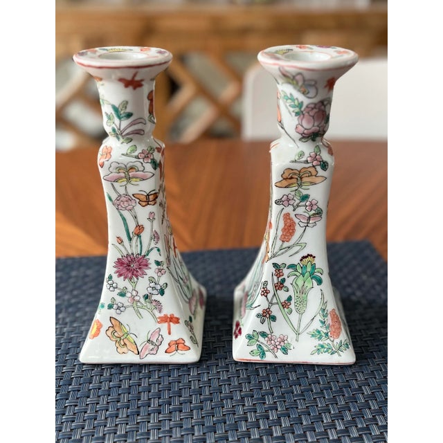 Chinoiserie 1970s Tall Hand-Painted Chinoiserie Candlestick Holders-Set of 2 For Sale - Image 3 of 8