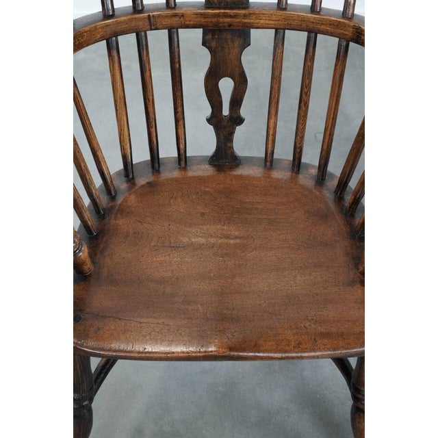 English Windsor Chairs, Set of 2 For Sale - Image 5 of 16