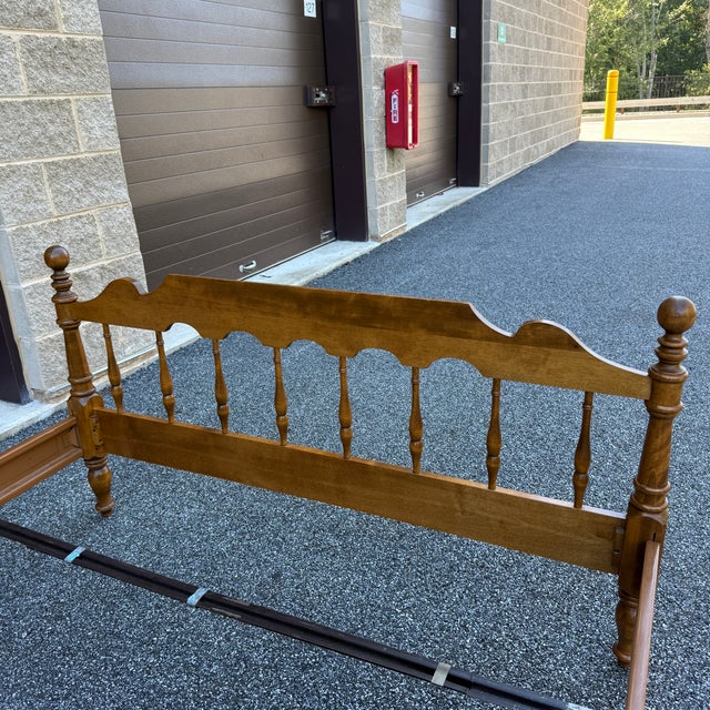 Wood 1980s Ethan Allen Heirloom Collection Traditional Solid Maple Full Spindle Bed Frame (10-5630 Nutmeg) For Sale - Image 7 of 17