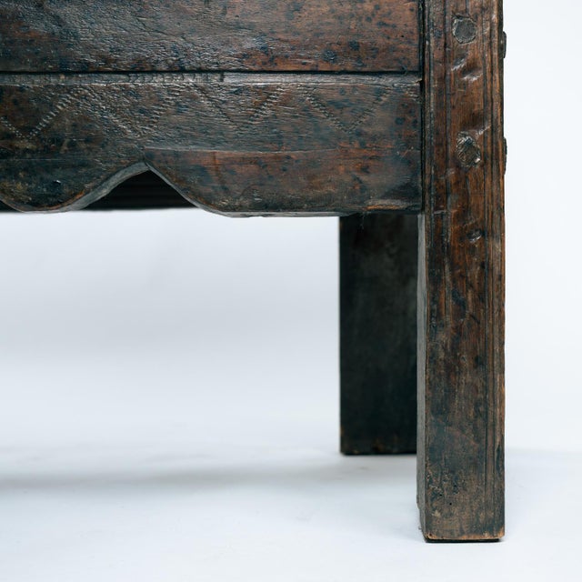 Antique Early 18th Century Spanish Siesta Bench in Walnut For Sale - Image 11 of 17
