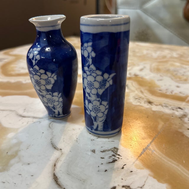 Pair of Vintage Miniature Blue and White Floral Asian Style Vases For Sale - Image 4 of 5