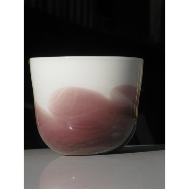 American Late 20th Century Hand Blown Bowl Vitrix Hot Glass M B 9/79 For Sale - Image 3 of 10