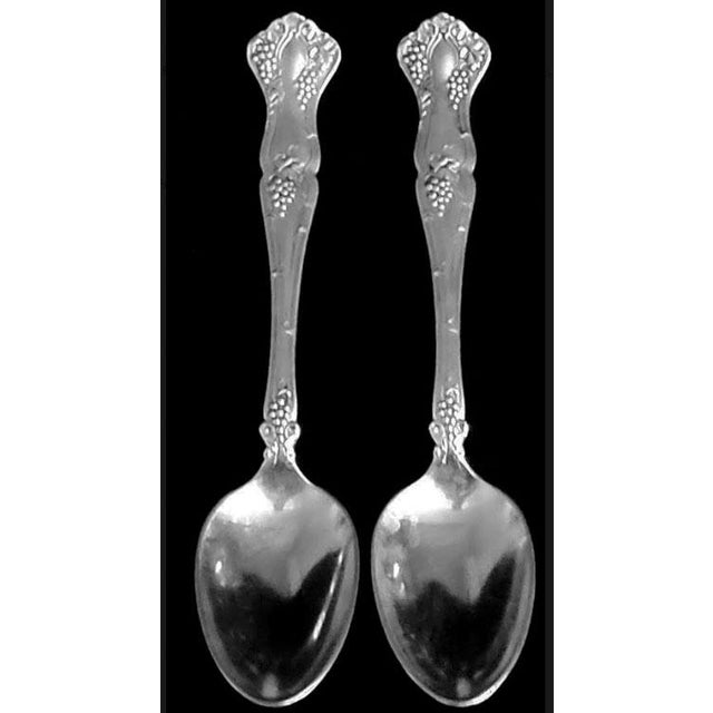 1900 - 1909 Antique Xs Quintuple Silverplate Rogers 1874 Vintage Grape Pattern Flatware Set - 36 PCS For Sale - Image 5 of 8