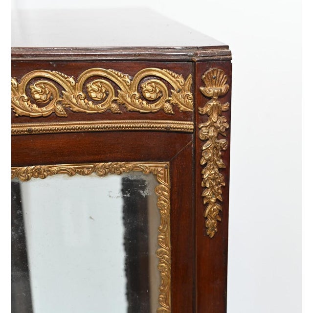French Vitrine Painted Display Cabinet from Vernis Martin, 1890s For Sale - Image 9 of 10