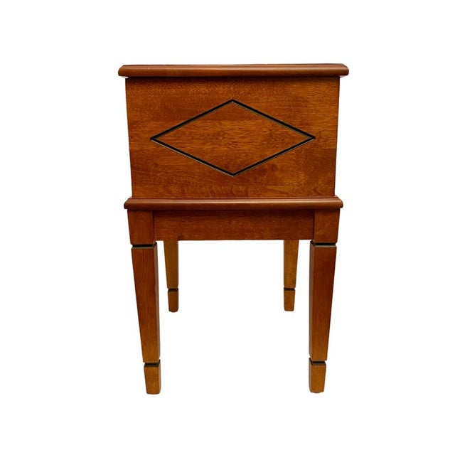 Ethan Allen Solid Wood Lift Top Side Accent Table Inlaid Diamond Pattern (St). For Sale In Atlanta - Image 6 of 7