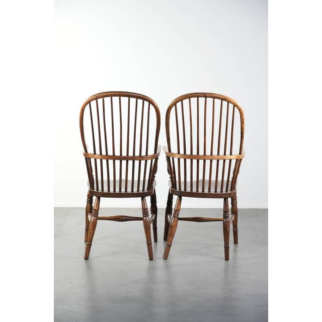 Antique English Windsor Stickback Chairs in Elm, 19th Century, Set of 2 For Sale - Image 3 of 15