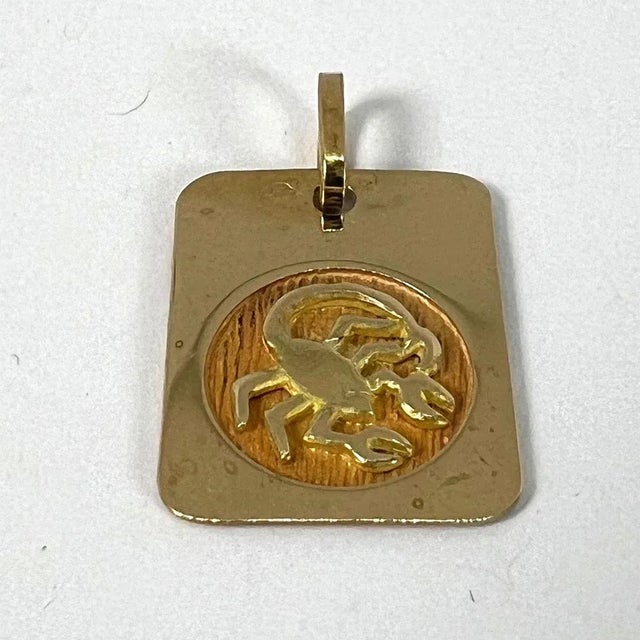 French Scorpio Starsign Zodiac 18k Yellow Gold Charm Medal Pendant, 1980s For Sale - Image 13 of 15