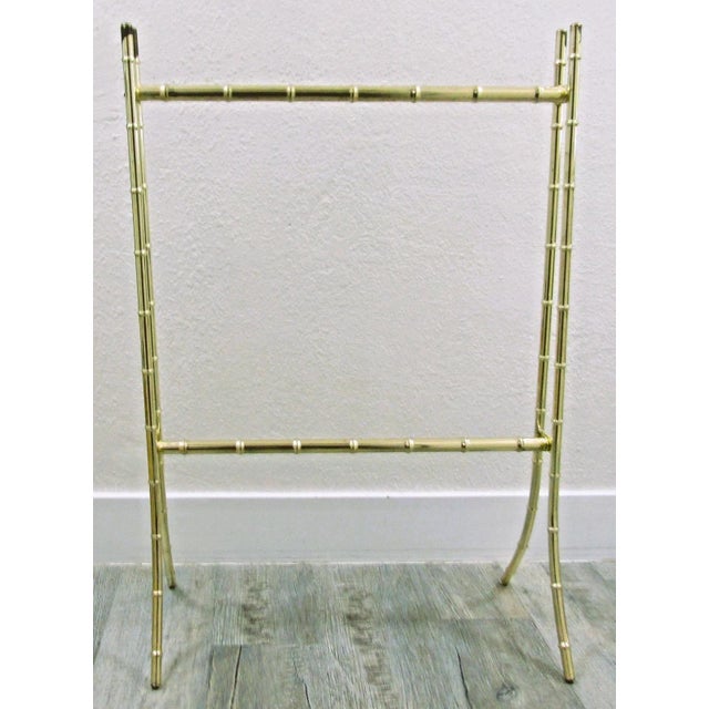 The Vintage Hollywood Regency Brass Bamboo Towel Holder is a luxurious and stylish addition to any bathroom. Made of brass...