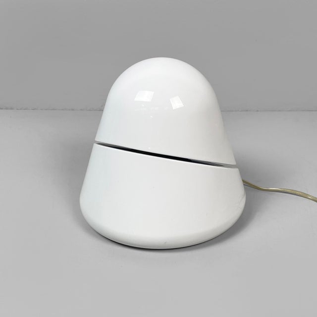 Postmodern Italian Postmodern Tikal Table Lamp in White Metal by Vico Magistretti for Candle, 2004 For Sale - Image 3 of 16