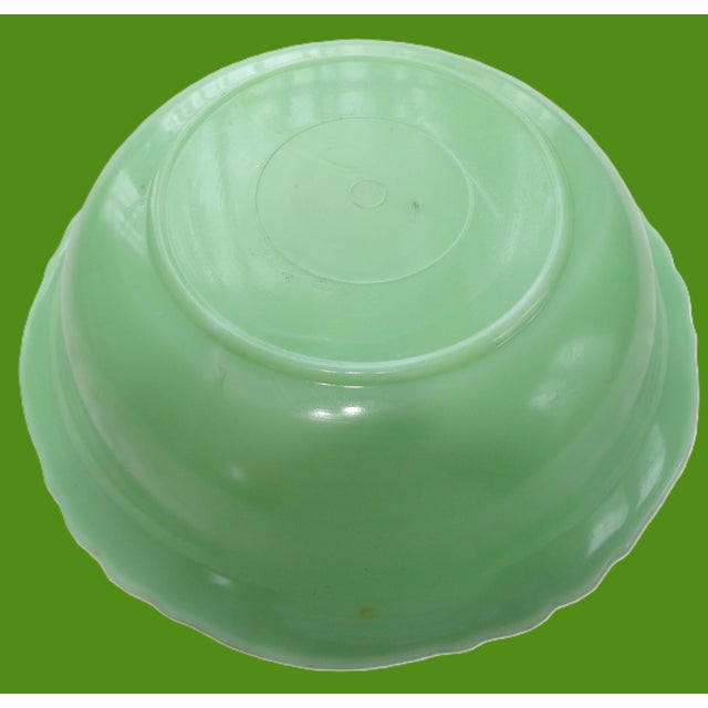 Glass 1930s McKee Jadite Triple Leaf Rim Bowl – 9" – Perfect Condition For Sale - Image 7 of 10