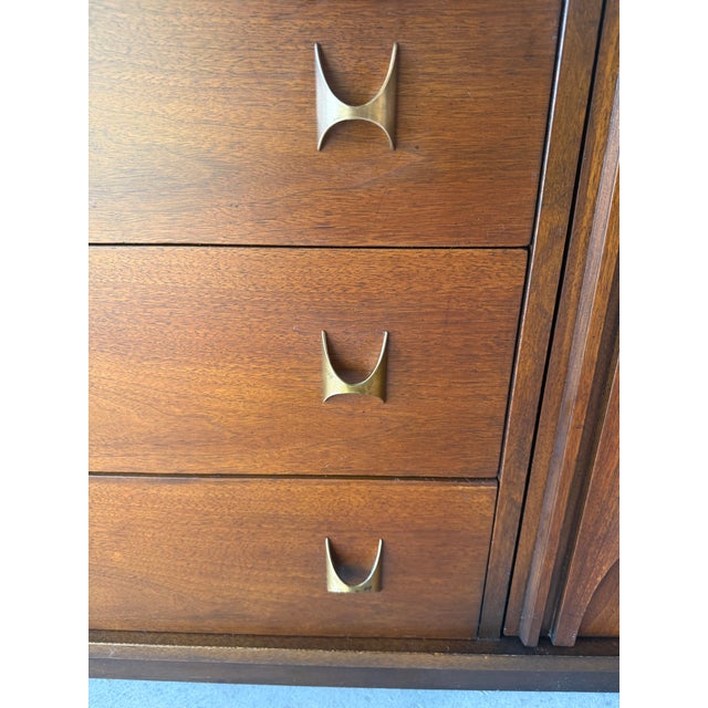 Mid-Century Modern Mid Century Modern Brasilia Server by Broyhill For Sale - Image 3 of 12