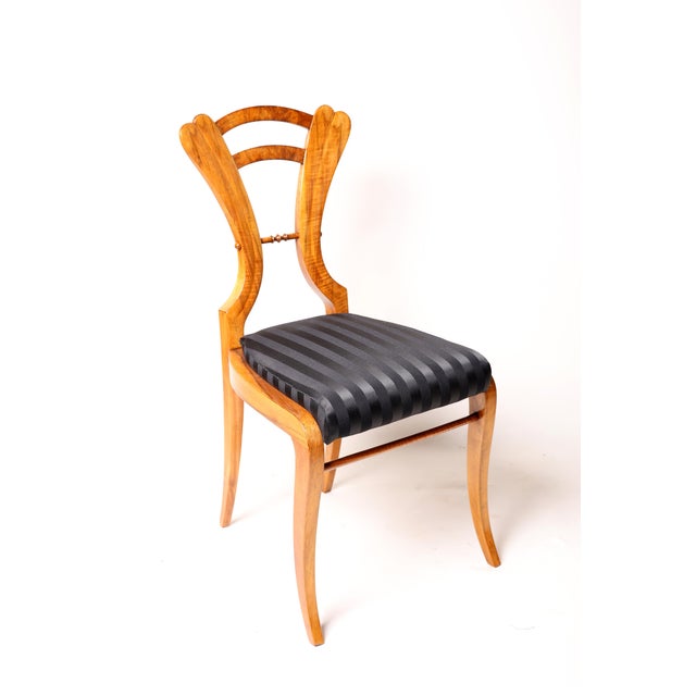 Viennese Biedermeier Chairs in Walnut, 1840s, Set of 4 For Sale - Image 4 of 12