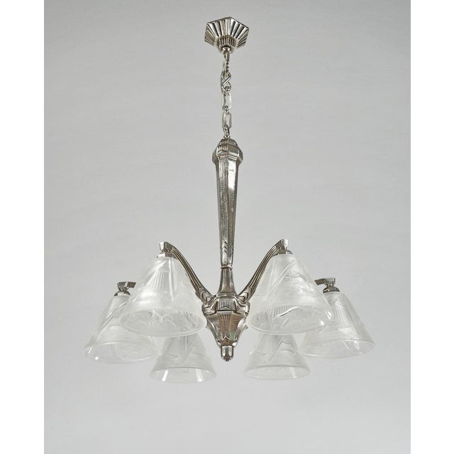 Hettier & Vincent Hettier & Vincent & Hanots French Art Deco Chandelier 1930s - Frosted Birds Glass For Sale - Image 4 of 14