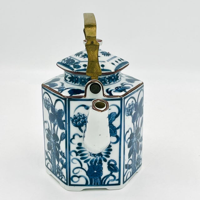 Vintage Blue and White Chinoiserie Hexagon Teapot With Bronze Handle For Sale In New York - Image 6 of 15