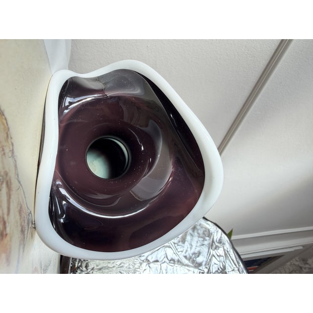 Napoleon Vase in Aubergine and White Opaline by Jerzy Słuczan-Orkusz for Glassworks Tarnowiec, Poland, 1980s For Sale - Image 13 of 14