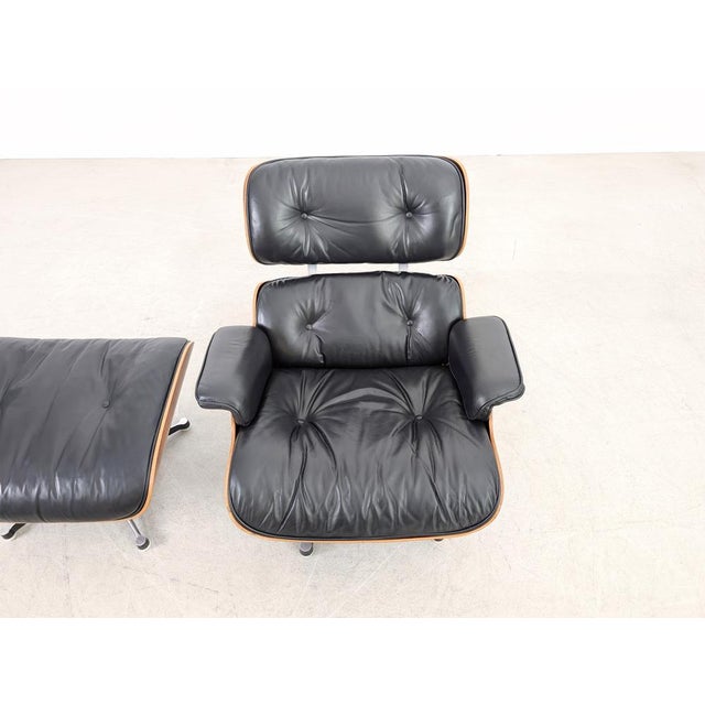 Set of Lounge Chair and Ottoman in Palisander by Charles and Ray Eames for Herman Miller For Sale - Image 13 of 18