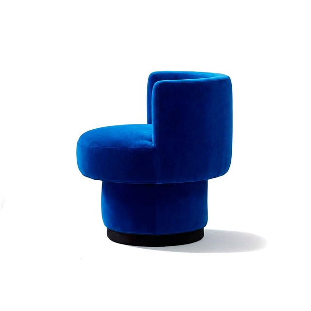 Contemporary Caos Accent Chair in Blue Velvet from Moanne For Sale - Image 3 of 5