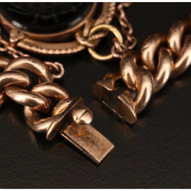 Art Deco Antique Curb Chain Bracelet With Intaglio Sard Dangle For Sale - Image 3 of 6