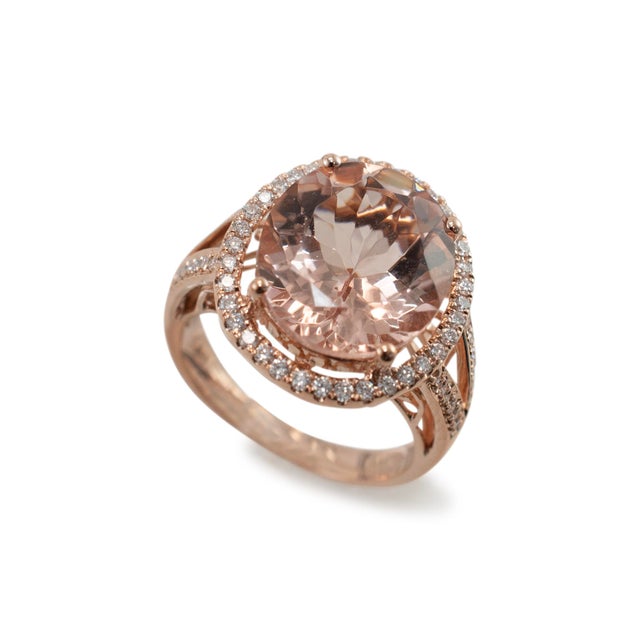Modern 14k Rose Gold 7.38ct Morganite Halo Accented Diamond Cocktail Ring, Size 7 For Sale - Image 3 of 8
