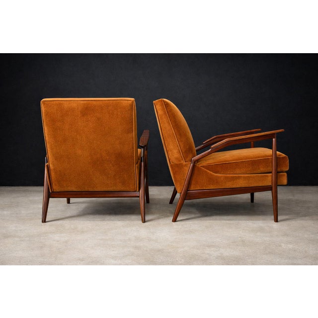 1950s Giuseppe Scapinelli Pair of Armchairs in Caviúna & Burnt Caramel Mohair Velvet, Brazil, 1950s For Sale - Image 5 of 17