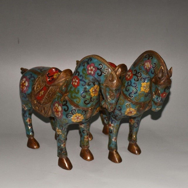 Pair of Vintage Chinese Cloisonné Tang Horses With Saddles - Turquoise Ground For Sale In Los Angeles - Image 6 of 9