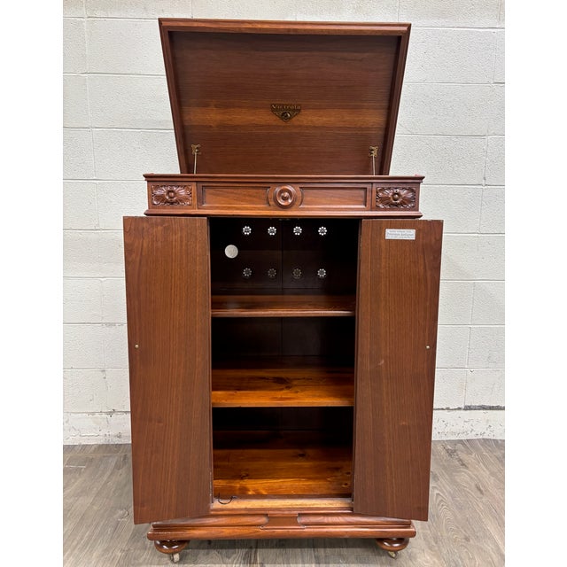 This is a gorgeous and authentic antique Victor Victrola Orthophonic Credenza cabinet, circa 1925, corresponding to the...