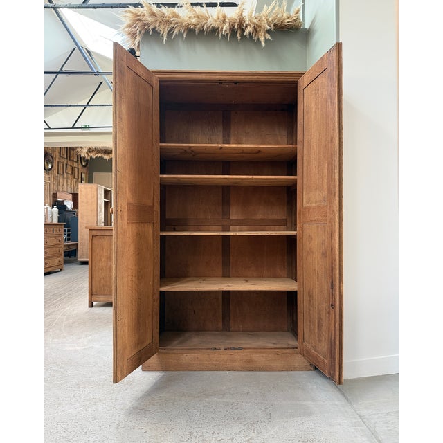 Authentic and timeless, this parisian wardrobe captivates with the elegant simplicity of its lines and the warmth of its...