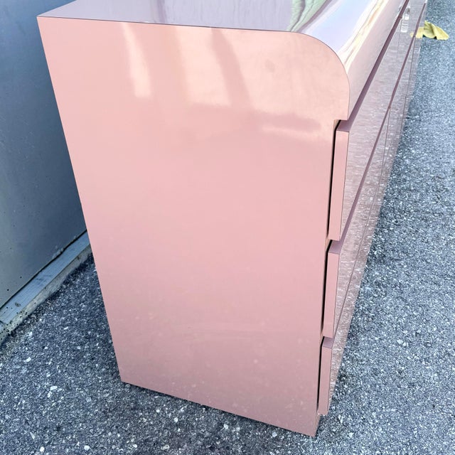 Postmodern Postmodern Pink Gloss Laminate Waterfall Dresser For Sale - Image 3 of 9