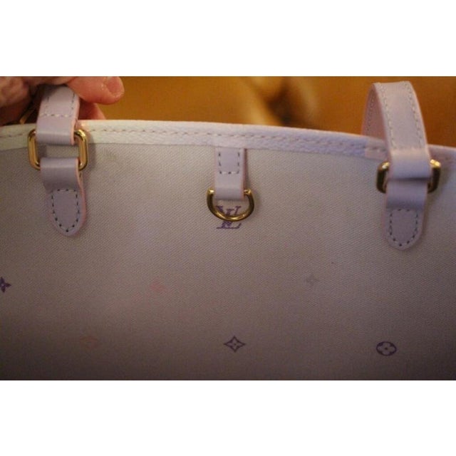 Sunrise Pastel Onthego Gm Bag, 2010 from Louis Vuitton For Sale - Image 9 of 15