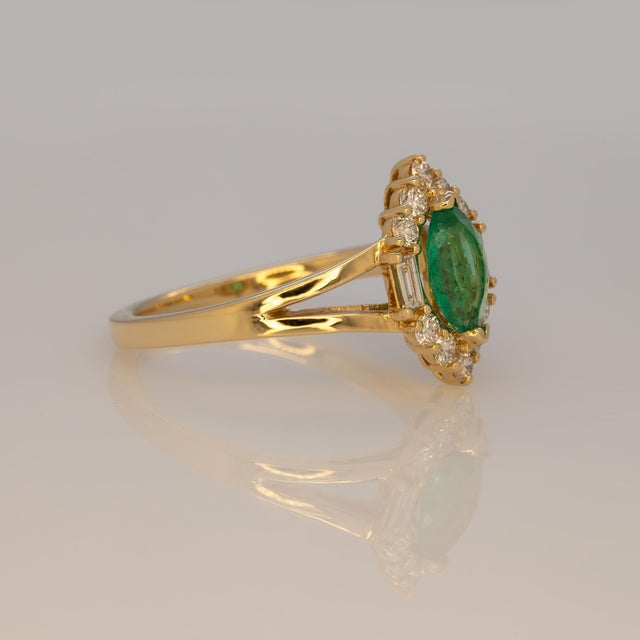 Colombian Emerald Ring With Earth Mined Diamond Accents: Solid 14k Gold, Size 6.75 For Sale In Columbus - Image 6 of 8