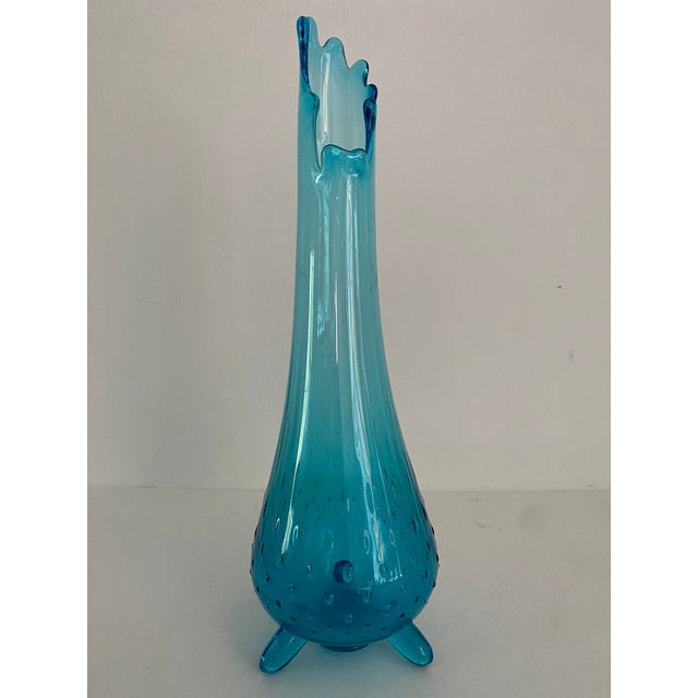 Mid-Century Modern L.E Smith Turquoise Cyan Blue Hobnail Glass 3-Toed Footed Swung Vase For Sale - Image 11 of 11