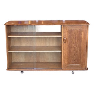 Mid 20th Century English Oak Cabinet / Bookcase by Priory Furniture, Uk c.1950 For Sale