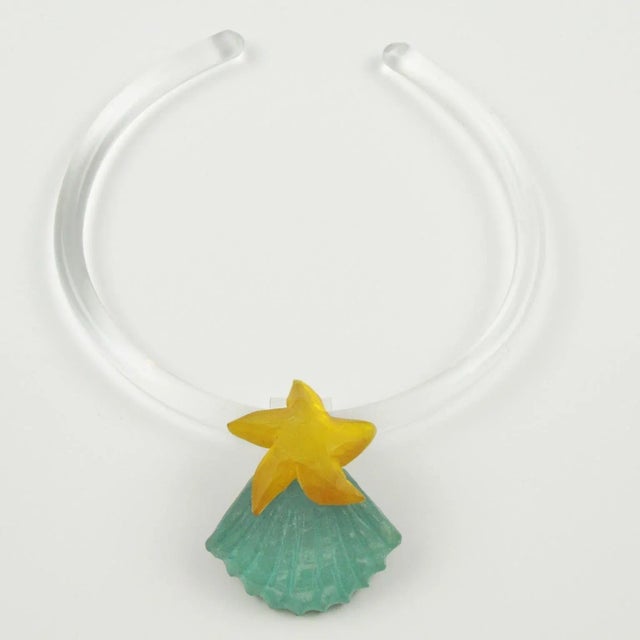 Contemporary Kaso Rigid Lucite Choker Necklace Green Yellow Shell and Starfish For Sale - Image 3 of 9