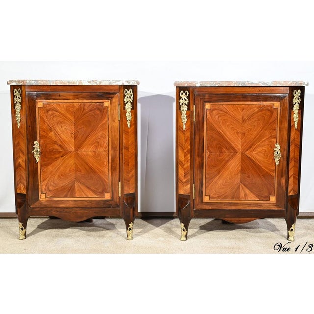 Louis XV-Louis XVI Transition Corners Cabinets, Late 18th Century, Set of 2 For Sale - Image 10 of 18