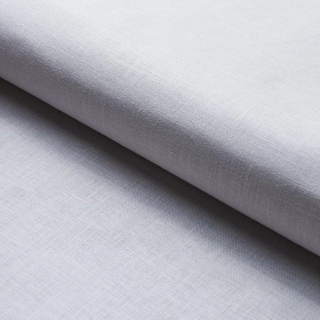 Sample - Schumacher Lange Glazed Linen Fabric in Soft Grey For Sale