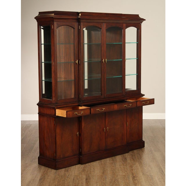 2000 - 2009 Henkel Harris Regency Style Mahogany Breakfront China Cabinet For Sale - Image 5 of 18